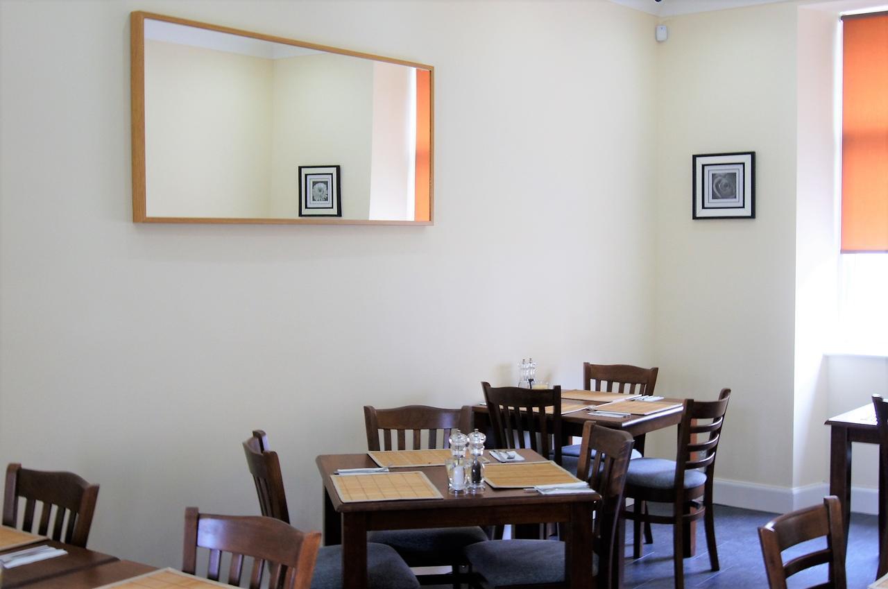 Corner House Hotel Innerleithen Bagian luar foto