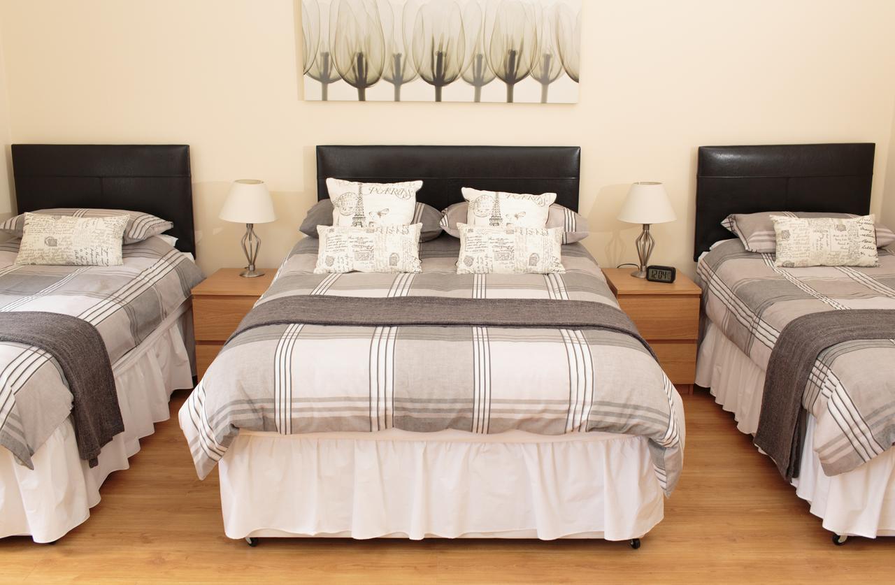 Corner House Hotel Innerleithen Bagian luar foto