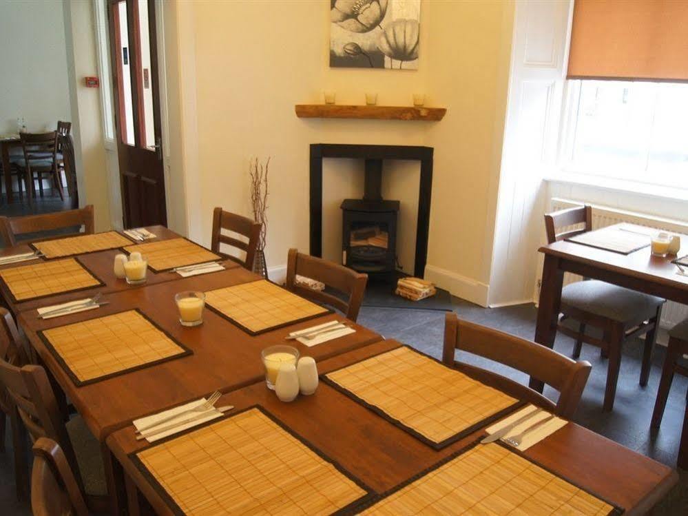 Corner House Hotel Innerleithen Bagian luar foto