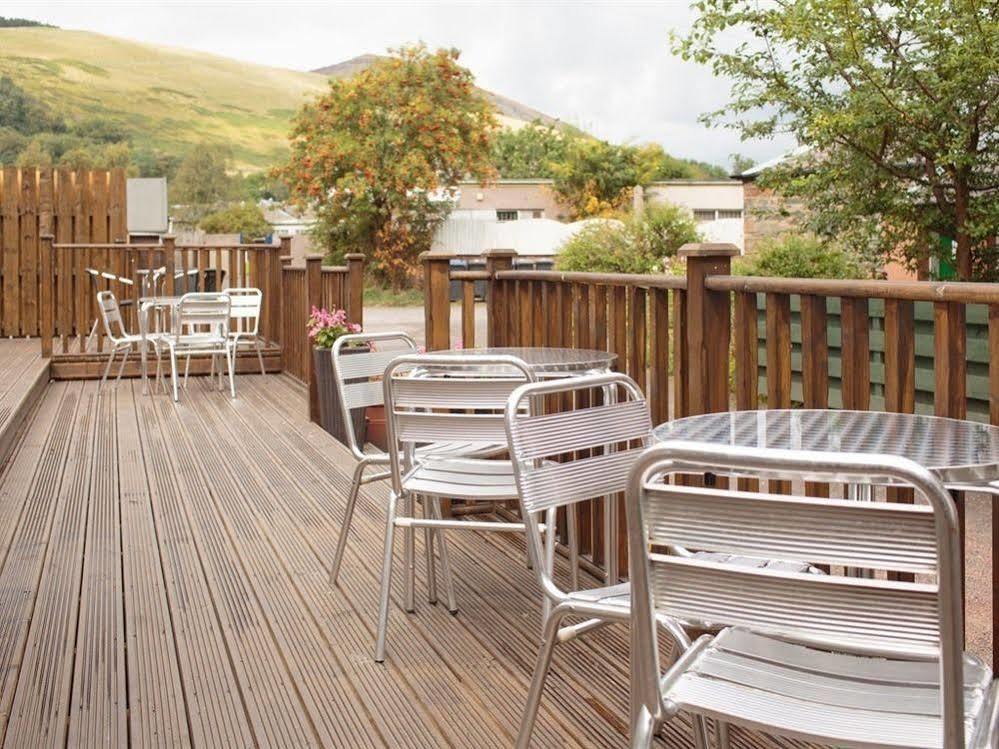 Corner House Hotel Innerleithen Bagian luar foto